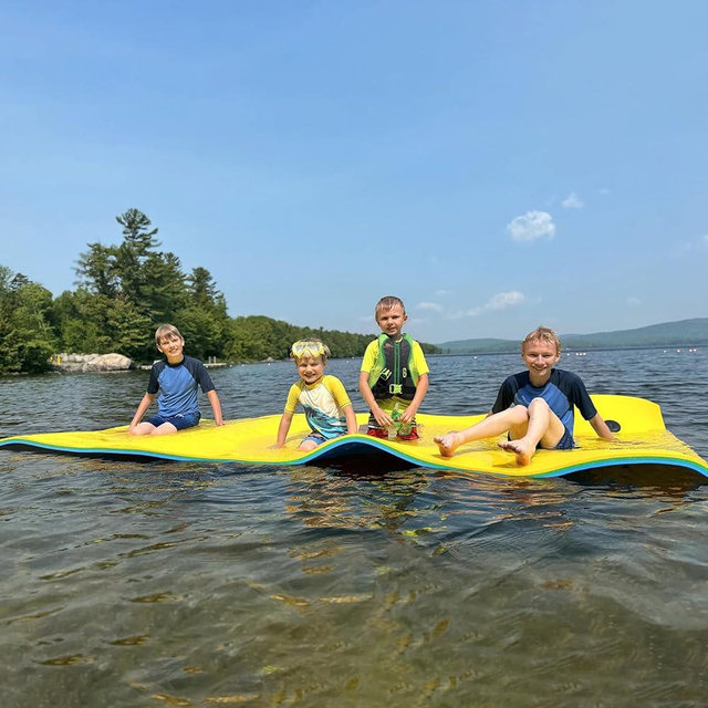 CTSC Floating Mat - Lily Pad - Water Mat - 13.1 x 5 Ft Floating Mat for Lake, High Density Tear-Resistant XPE Foam with a 16.4' Elastic Bungee Tether for Lake, Beach, Ocean, Pool
