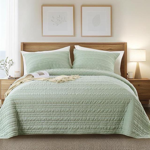 KASENTEX King Size Quilt Set Velvet,3 Pieces Ultra Soft Bedspread,Lightweight Coverlet with 2 Pillow Shams, Luxury Bed Blanket, Elegant Stitch Design, Machine Wash, All Season Bedding, Sage Green