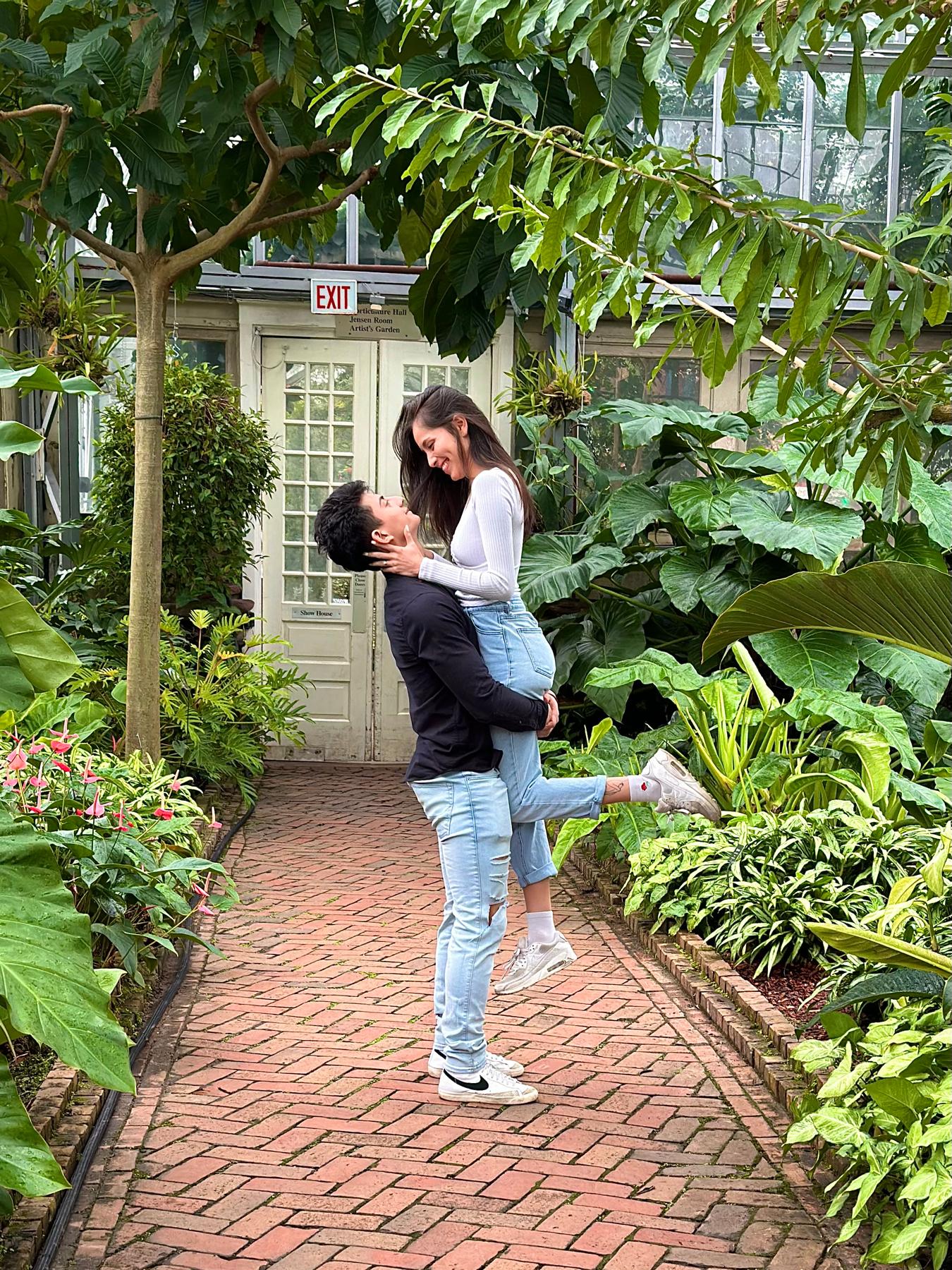 January 6th, 2023
Our first engagement photos at Garfield Park Conservatory in Chicago.