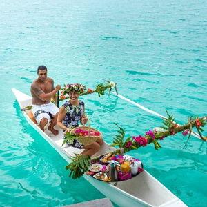 Canoe Breakfast in Bora Bora