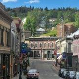Explore Historic Downtown 🍻