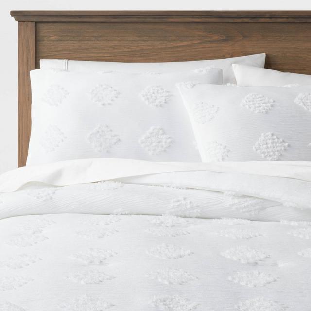 Full/Queen Tufted Diamond Crinkle Comforter & Sham Set White - Threshold™