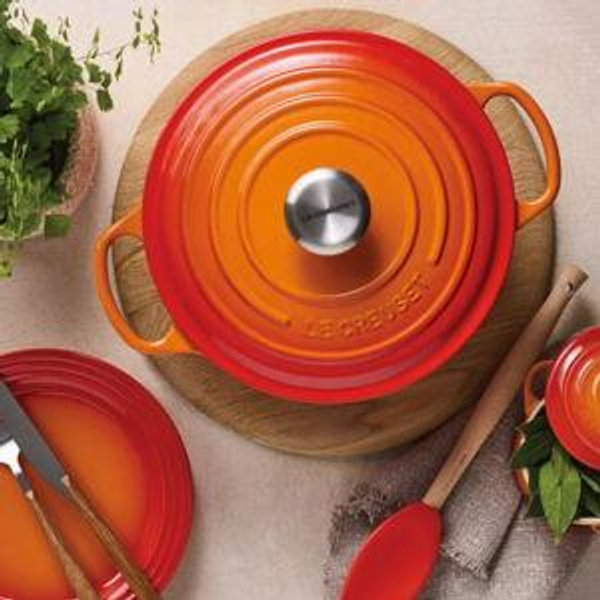 Signature Round Dutch Oven | Flame Color, 7.25 QT