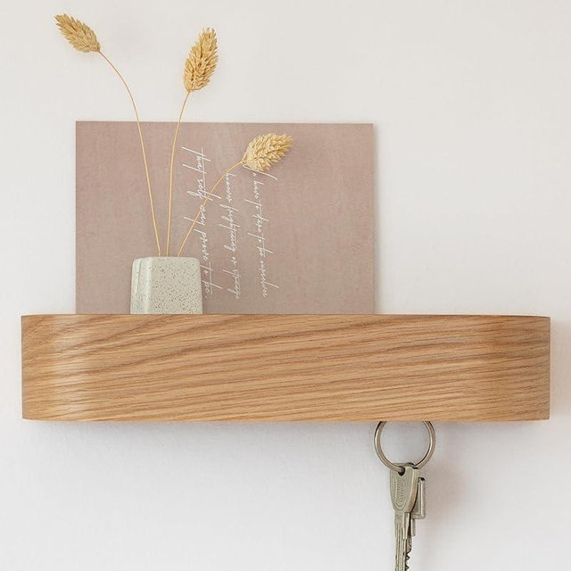Kazai.® Key Holder 'Fyndig' | Minimalist Key Hook Design from Berlin | Modern Key Holder Wall Mount with Wooden Shelf | Key Rack for Wall as Entryway Organizer | Oak
