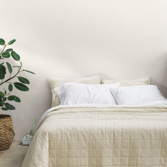 King Plus Heavyweight Linen Blend Quilt Natural - Casaluna™