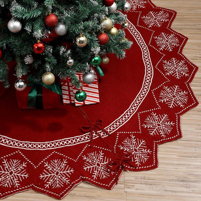 60inch Extra Large Christmas Tree Skirt Wavy Edged Reversible Knitted Tree Skirt Burgundy & Snowflake Pattern Thick Rustic Xmas Trees Decorations with Lace Ties for Holiday Home Party Decorations