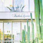 Fashion Square