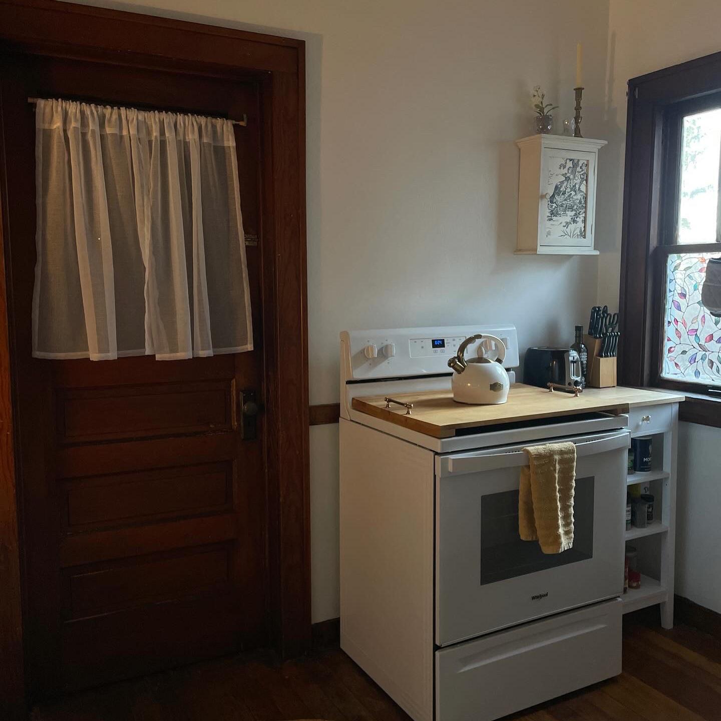 Our cute little kitchen!