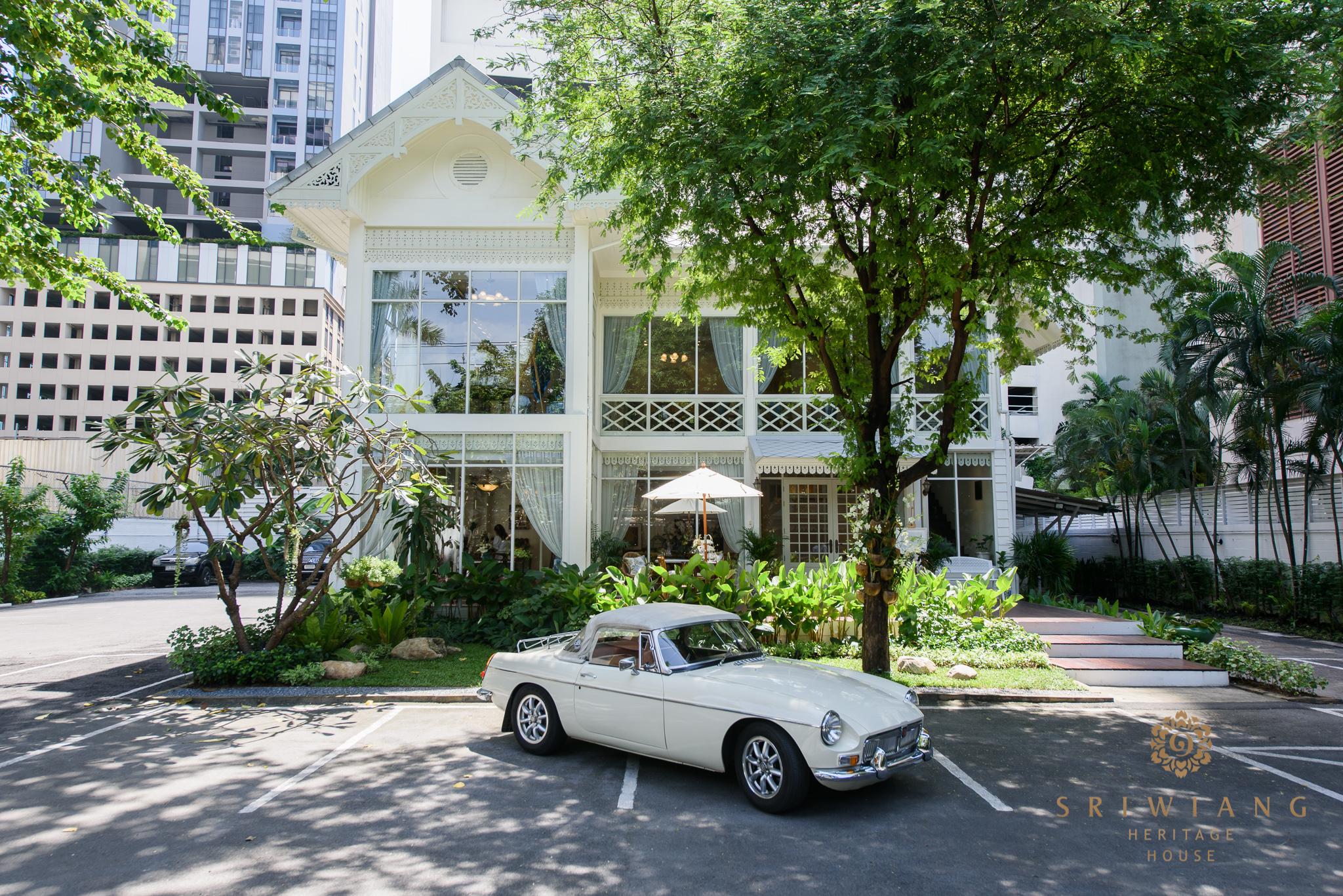 The Wedding Website of Kotchaporn Manoonsaran and Jeremy Dunn