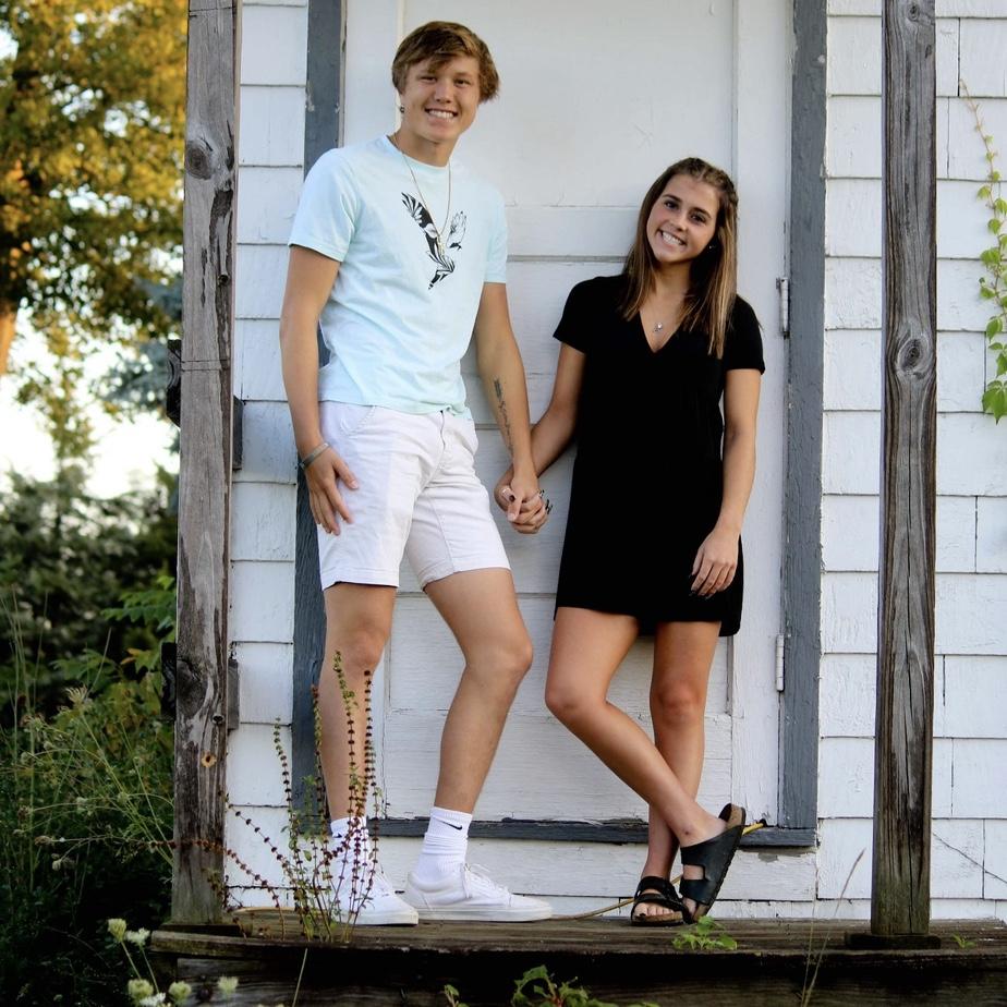 Allie’s Senior Year Pictures 
9/30/2021