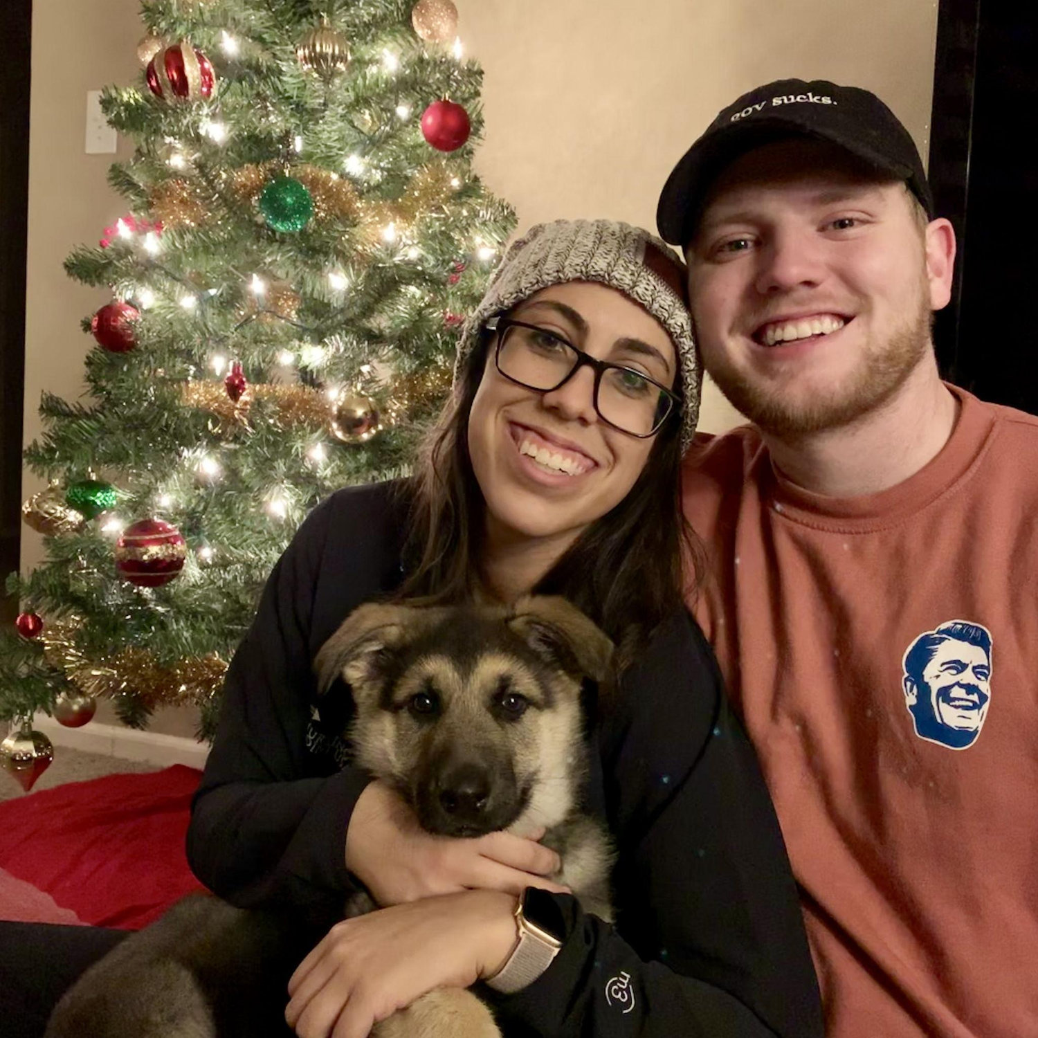 When Dr. Shirley finally bought Malia a puppy for Christmas after her asking for 17 years straight <3 meet Jag! - December 2018