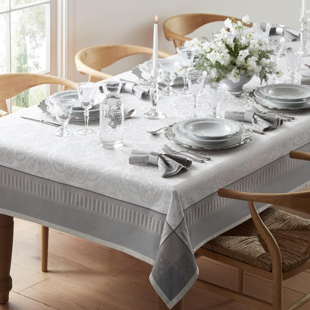 Jacquard Malta Tablecloth, 70" X 108", Grey