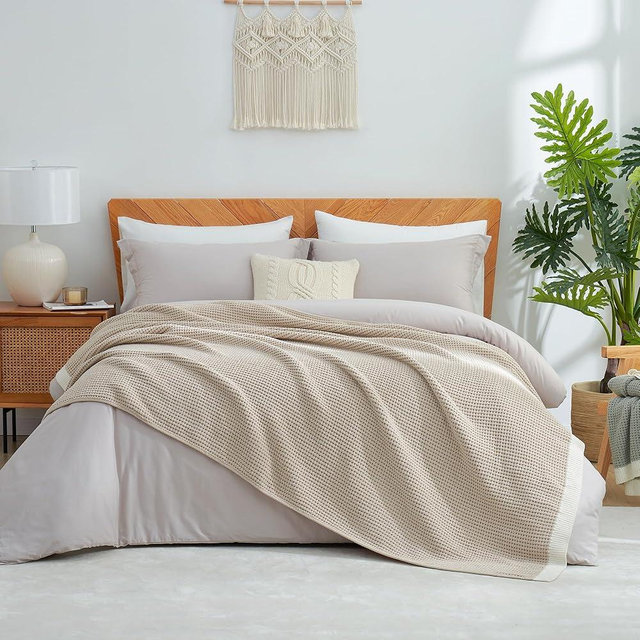 Amélie Home Chenille Waffle Throw Blanket for Couch, Reversible Soft Cozy Knit Blanket Lightweight Warm Decorative Throw for Sofa, Bed, Living Room, Beige, 60 x 80 inch