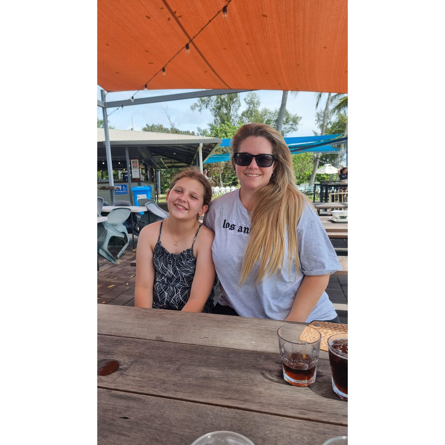 Bride & Bridesmaid Tilly enjoying a bevvy at the Ski Ckub, Darwin