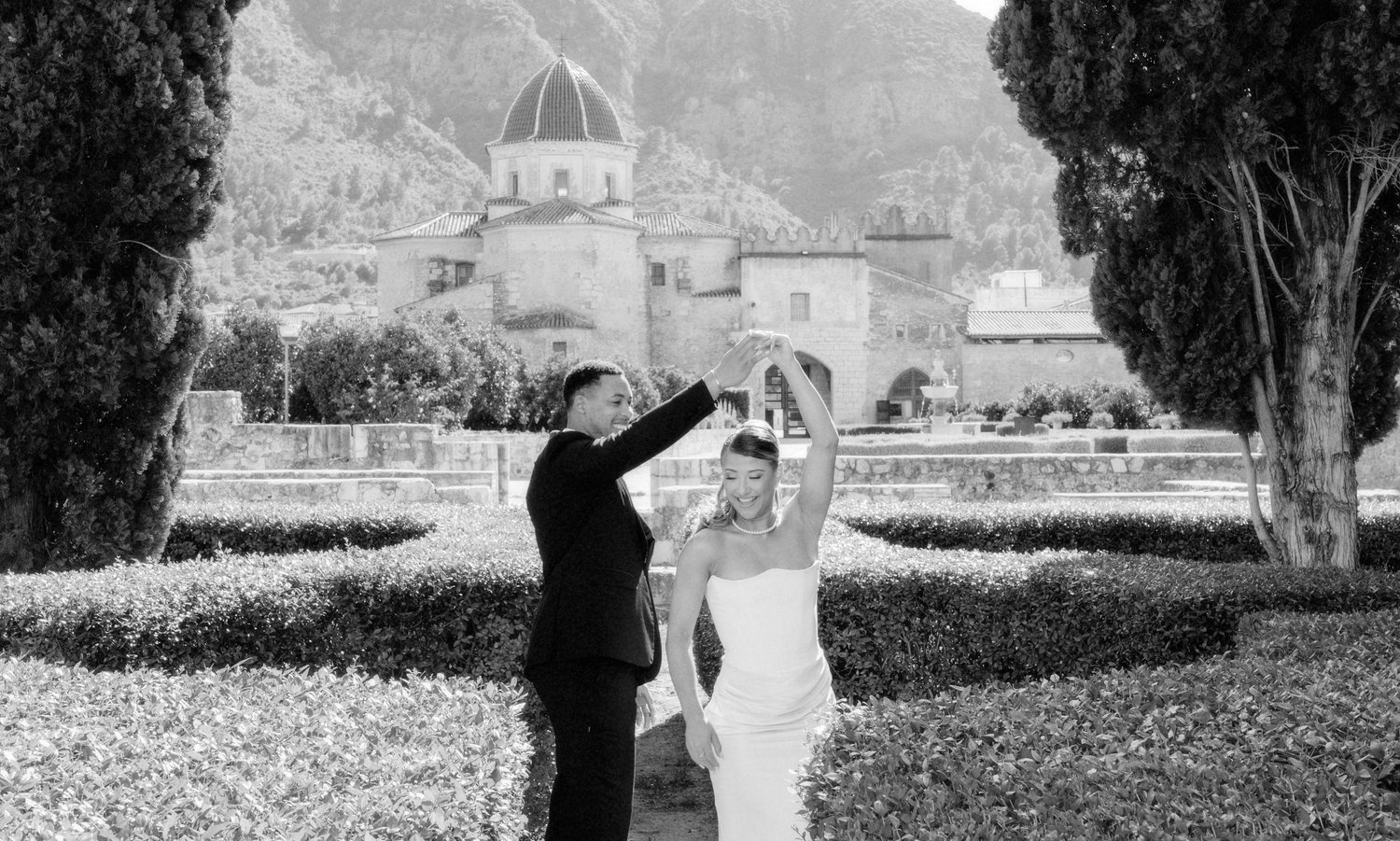 The Wedding Website of Taryn Rose Hibbitt and Tony Williams IV