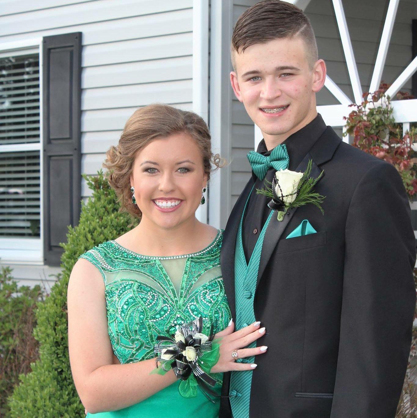 Nathan's senior prom. β¨