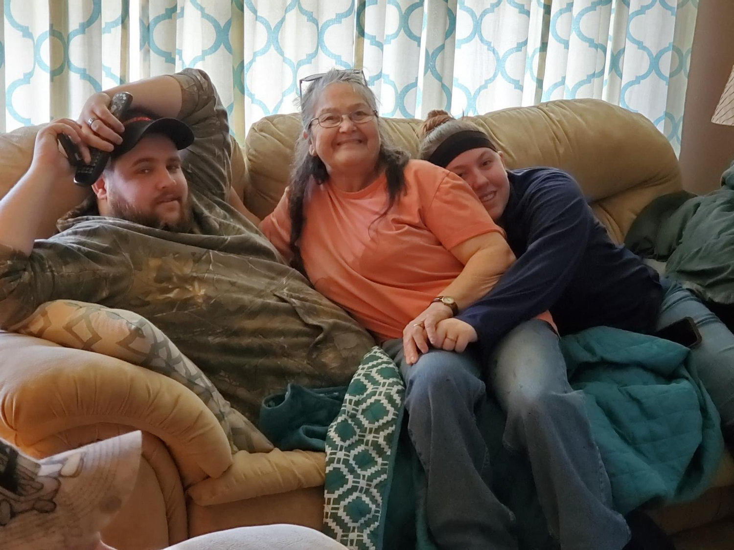 Jonathan, Susie, Alyssa
Groom, Grandma, Bride
Christmas 2019
