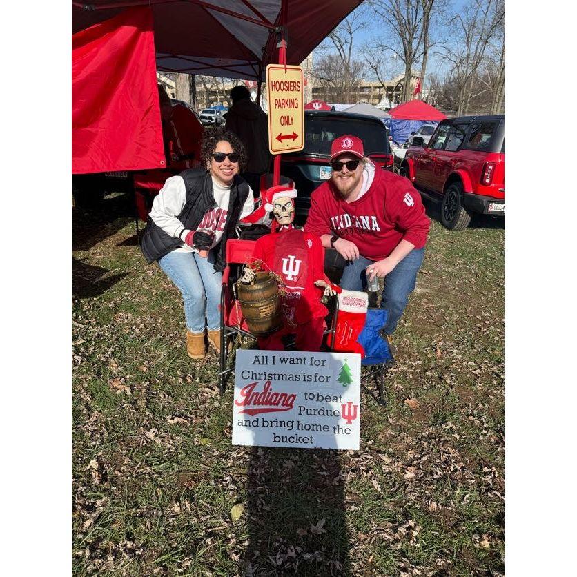 November 2024: Old Oaken Bucket Game (IU won!) | Otro juego de rivalidad, la escuela de Alicia gano!