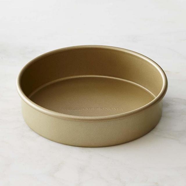 Williams Sonoma Goldtouch® Pro Round Cake Pan, 8"