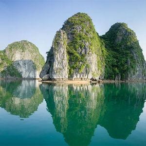 Honeymoon Activity: Cruise Around Lan Ha Bay