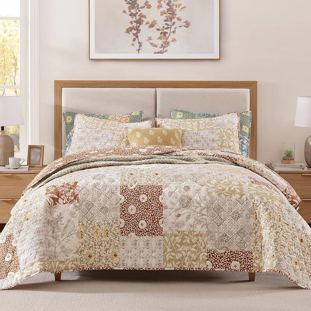 CASAAGUSTO Queen Quilt Set - 3 Pieces Patchwork Terracotta Quilt Bedding Set, Lightweight Queen Bedspread Coverlet, Reversible Floral Bed Cover for All Seasons (90"x94", 1 Quilt + 2 Pillow Shams)