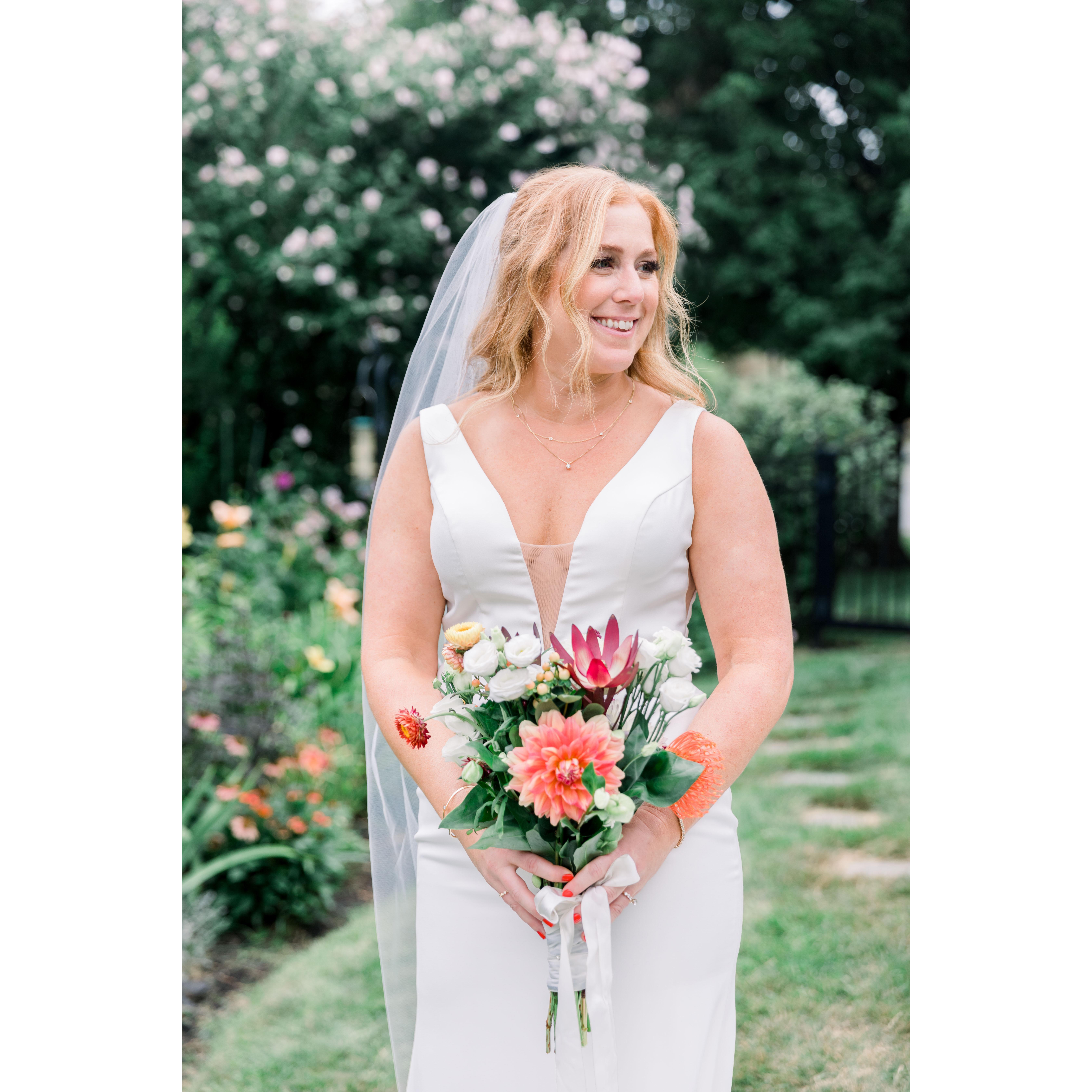 Katie's mother Donna made her wedding bouquet. Donna has a green thumb so its no surprise how beautiful the bouquet turned out!