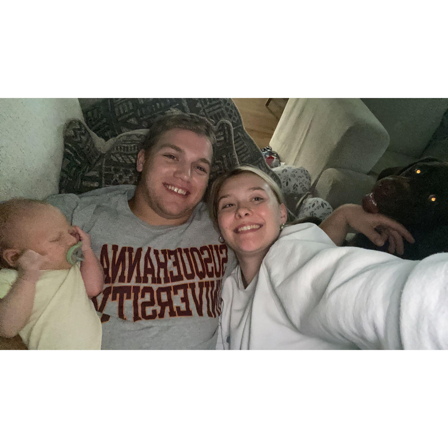 snuggles as a family of 5