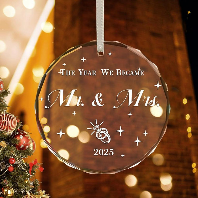 Mr and Mrs Gift 2025,Wedding Ornaments Wedding Gifts for Couple, Wedding Glass Ornamen Our First Christmas Married Ornament for Bridal Shower Gifts, Newlywed Keepsake Gift
