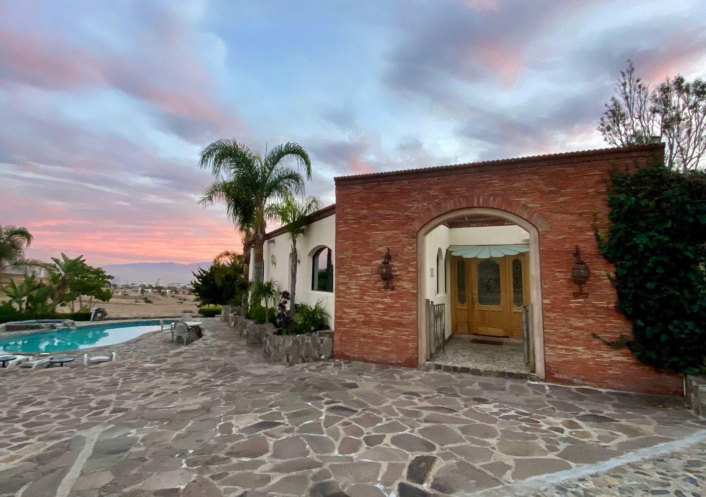 The Wedding Website of Aylin V. Celaya Álvarez and Adrián Ortega Acosta