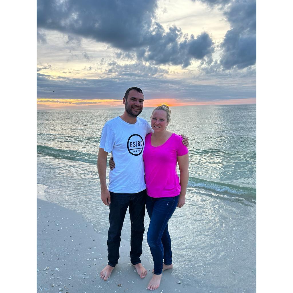 Because everybody wears jeans at the beach!