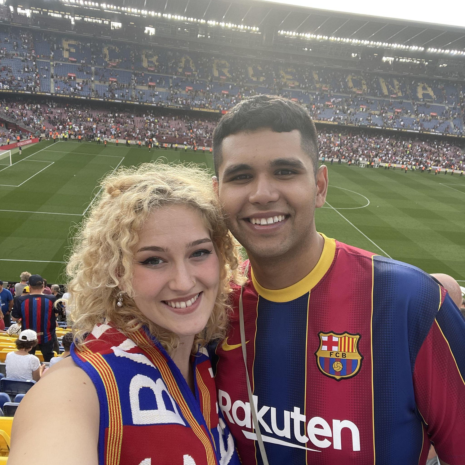 Our first soccer game in Spain / Nuestro primer partido de fútbol en España (2022)
