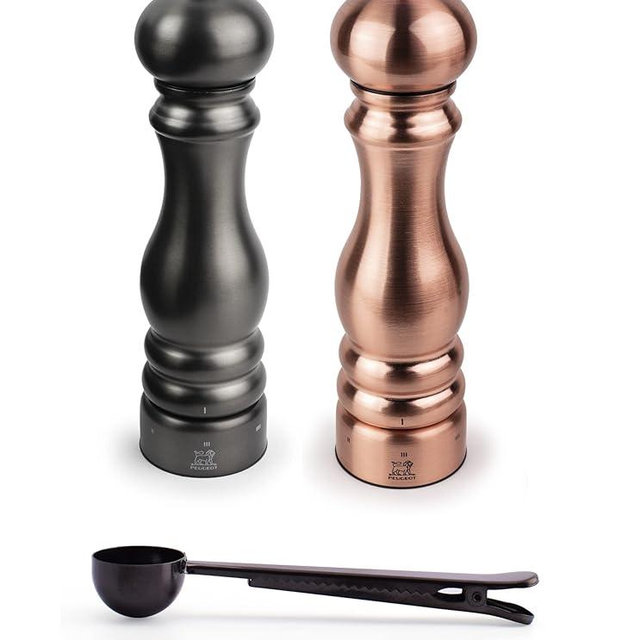 Peugeot Paris Chef Carbone u'Select Stainless Steel 22cm 9 inch Carbon Finish Pepper Mill w/Copper Salt Mill- With Stainless Steel Spice Scoop/Bag Clip