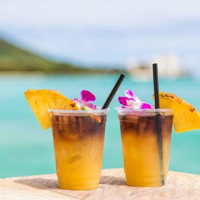 Poolside & beachside drinks