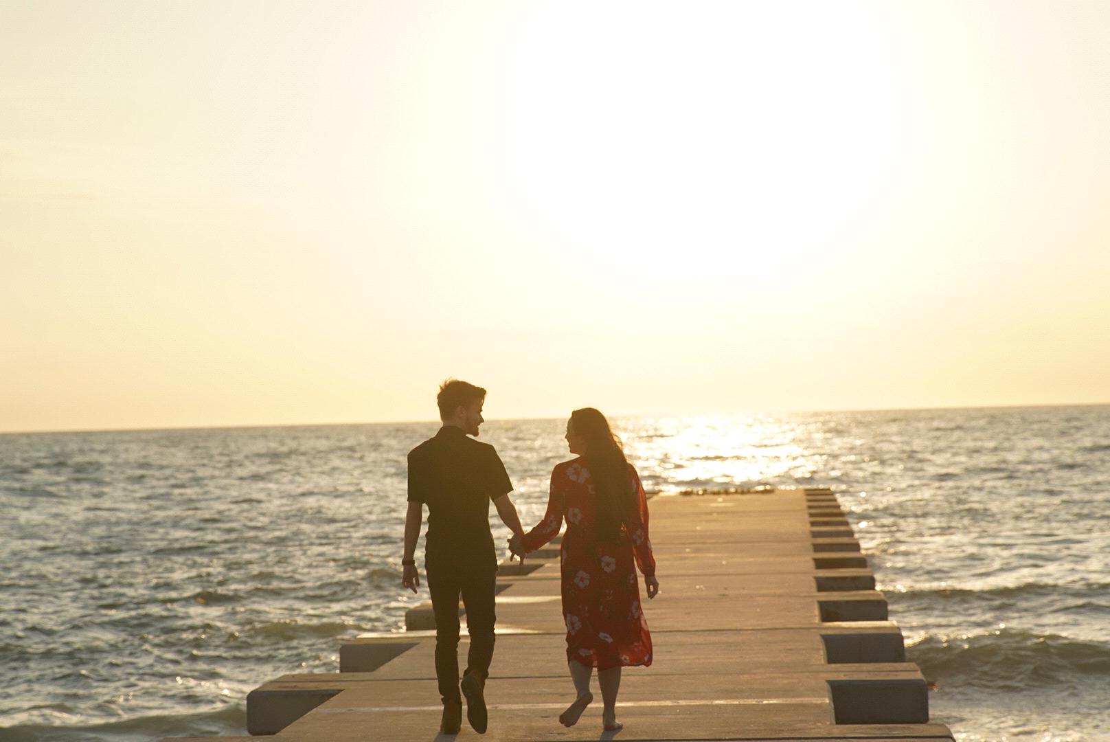Jonathan planned the engagement a whole month before asking Sara with the help of friends & family.