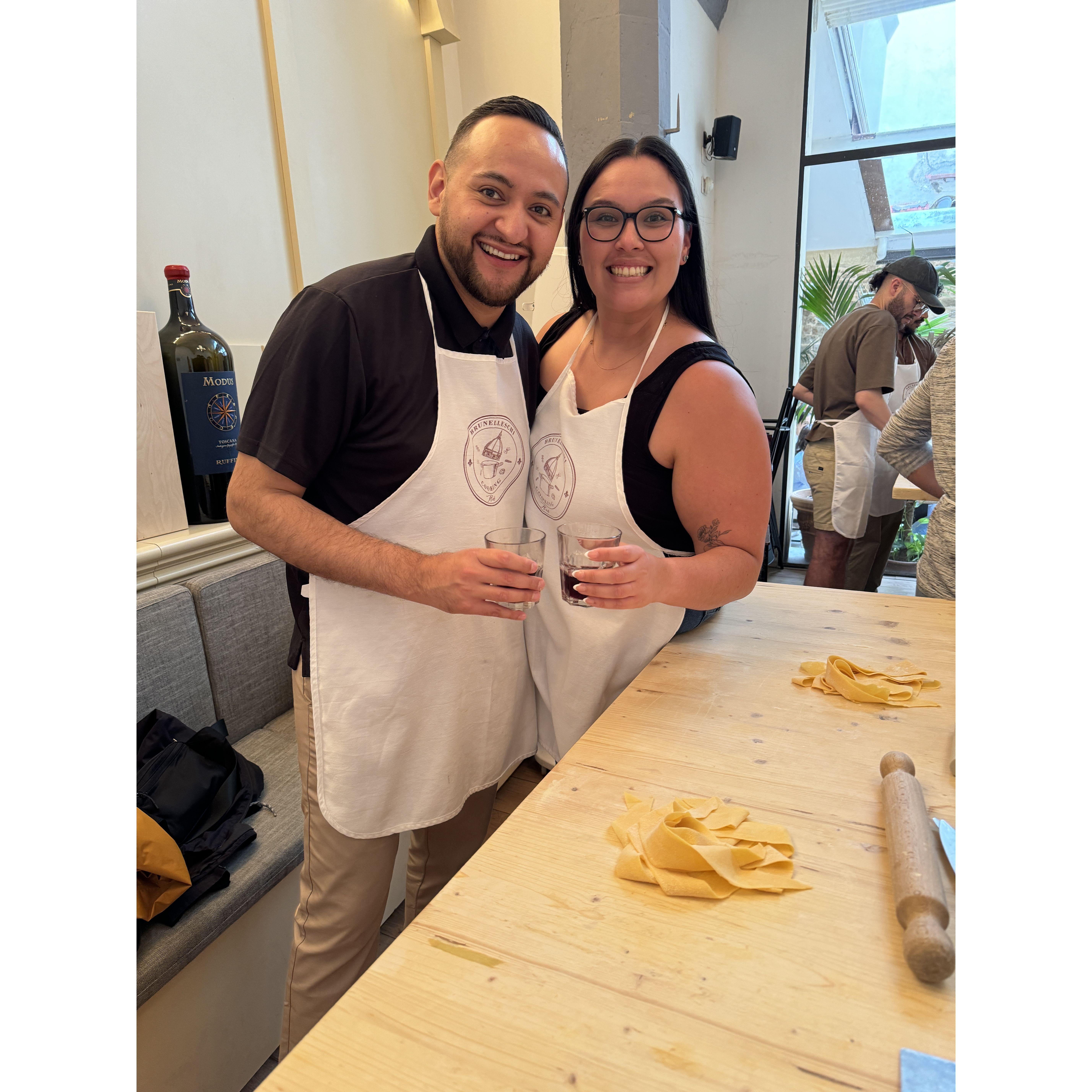 Learning how to make pasta in Florence!
¡Aprendiendo a hacer pasta en Florencia!