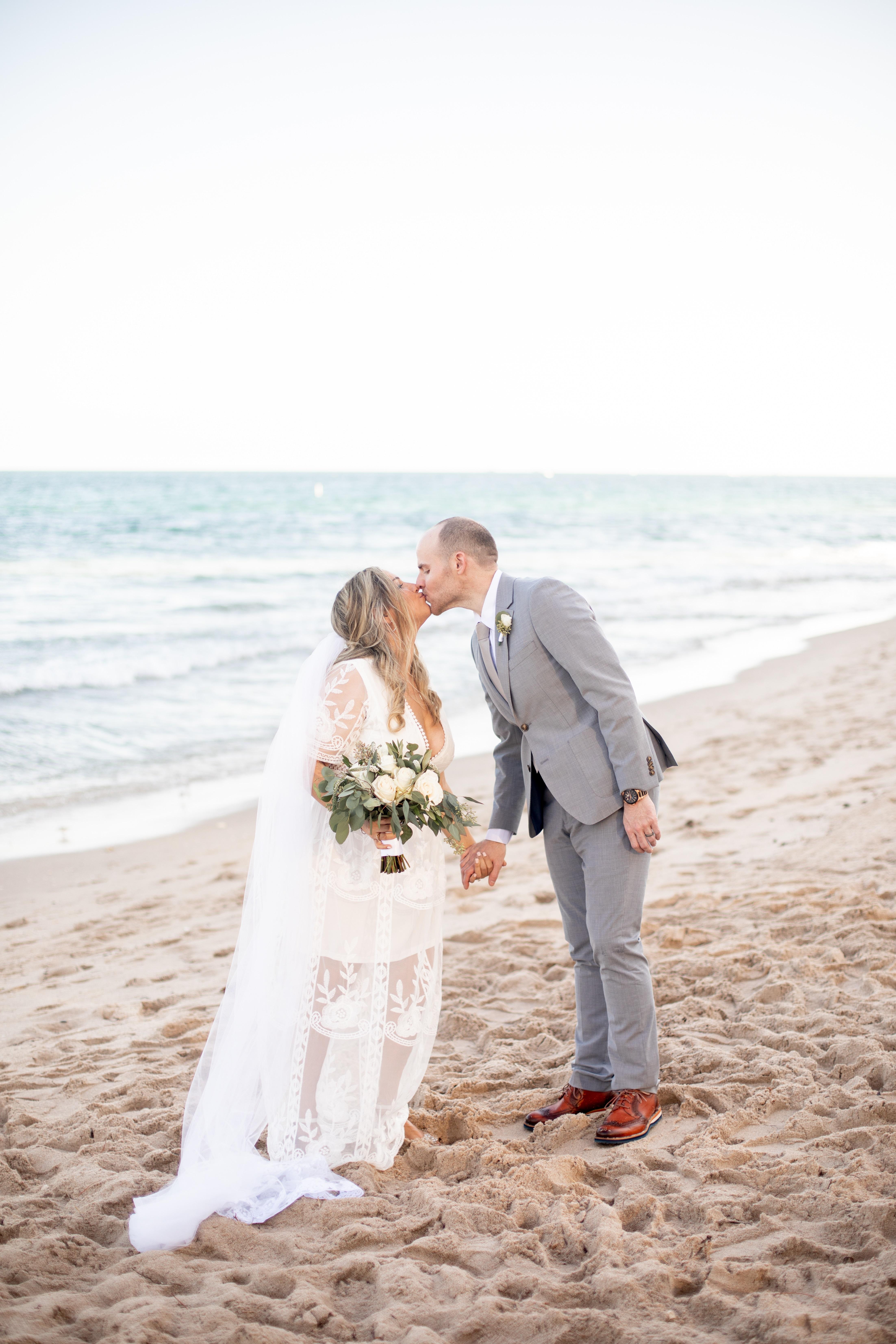 The Wedding Website of Elisa Valle and Kevin Lagé