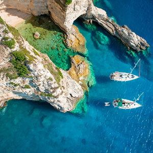 Sailing Tour in Santorini