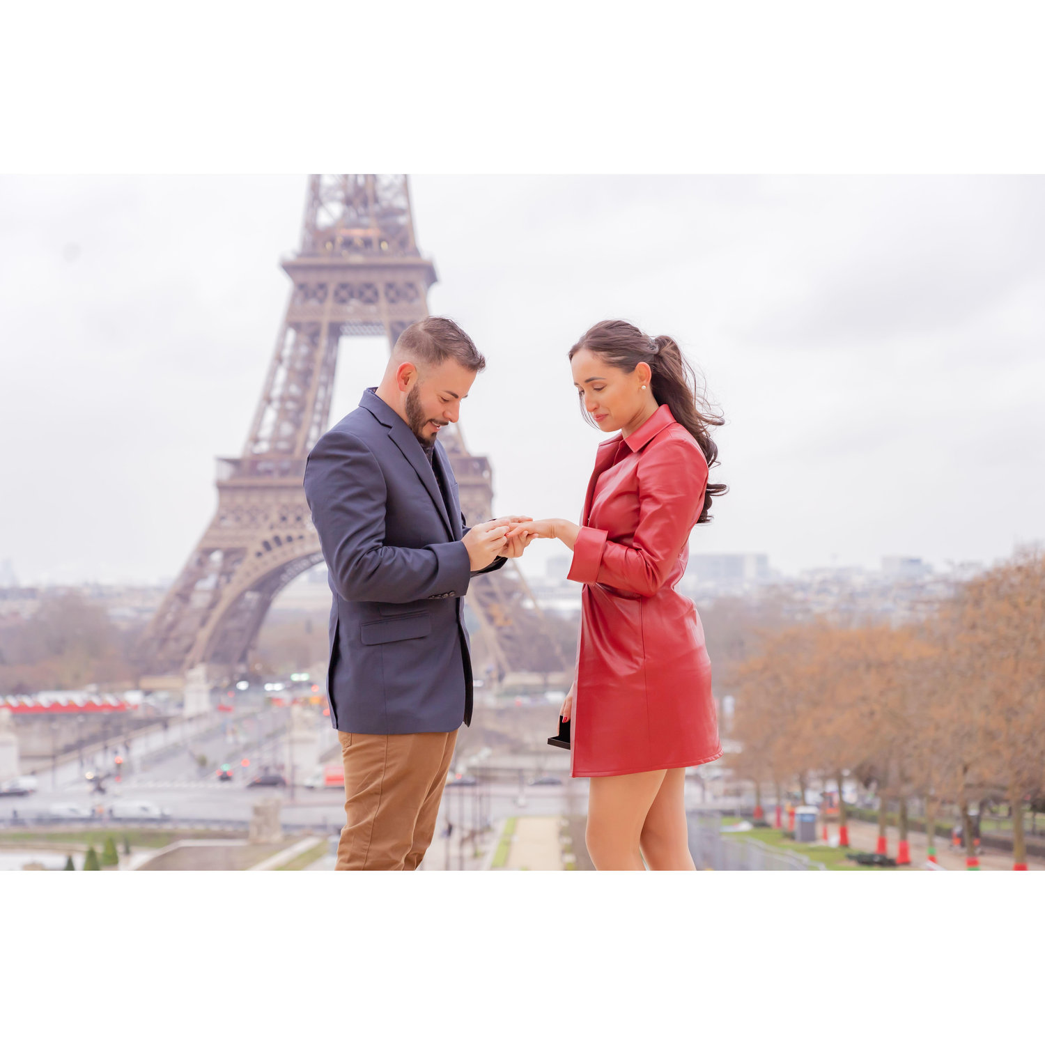 A perfect moment in the most romantic city in the world.
