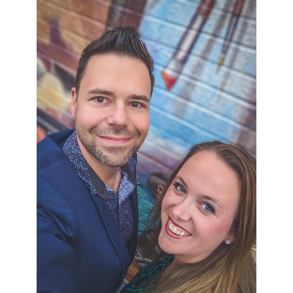 Introduction of Charlie to Nashville, he loves it as much as Lisa does!