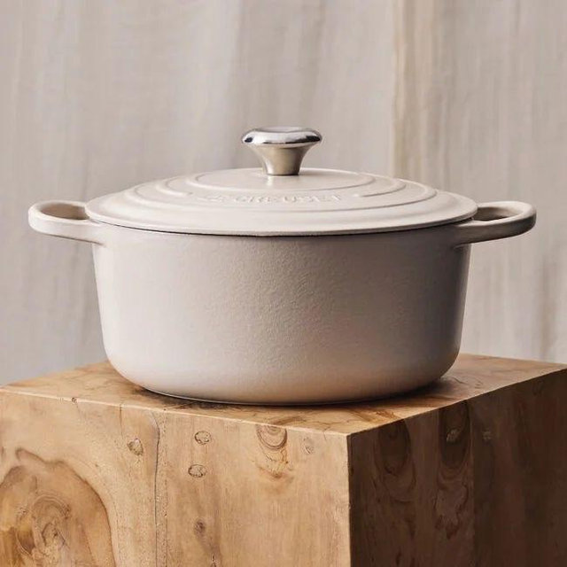 Signature Round Dutch Oven, 5.5 qt - Brioche