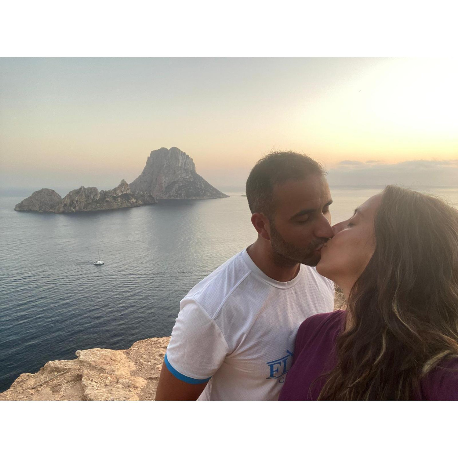 És Vedrà, em Ibiza, será sempre um sítio especial para nós, que faremos sempre questão de voltar, não só pelo seu  pôr-do-sol, mas porque foi onde aconteceu o pedido de namoro
