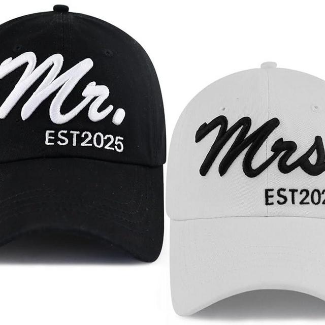 2PCS Mr Mrs Baseball Hats for Men Women, Newlywed Honeymoon Wedding Gifts, Funny Adjustable 3D Embroidered Hat Couples Set