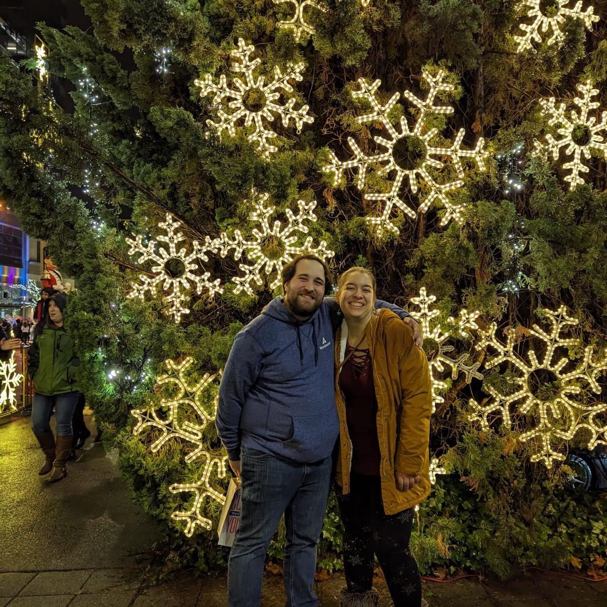 A fun night at Bellevue Square's Snowflake Lane!