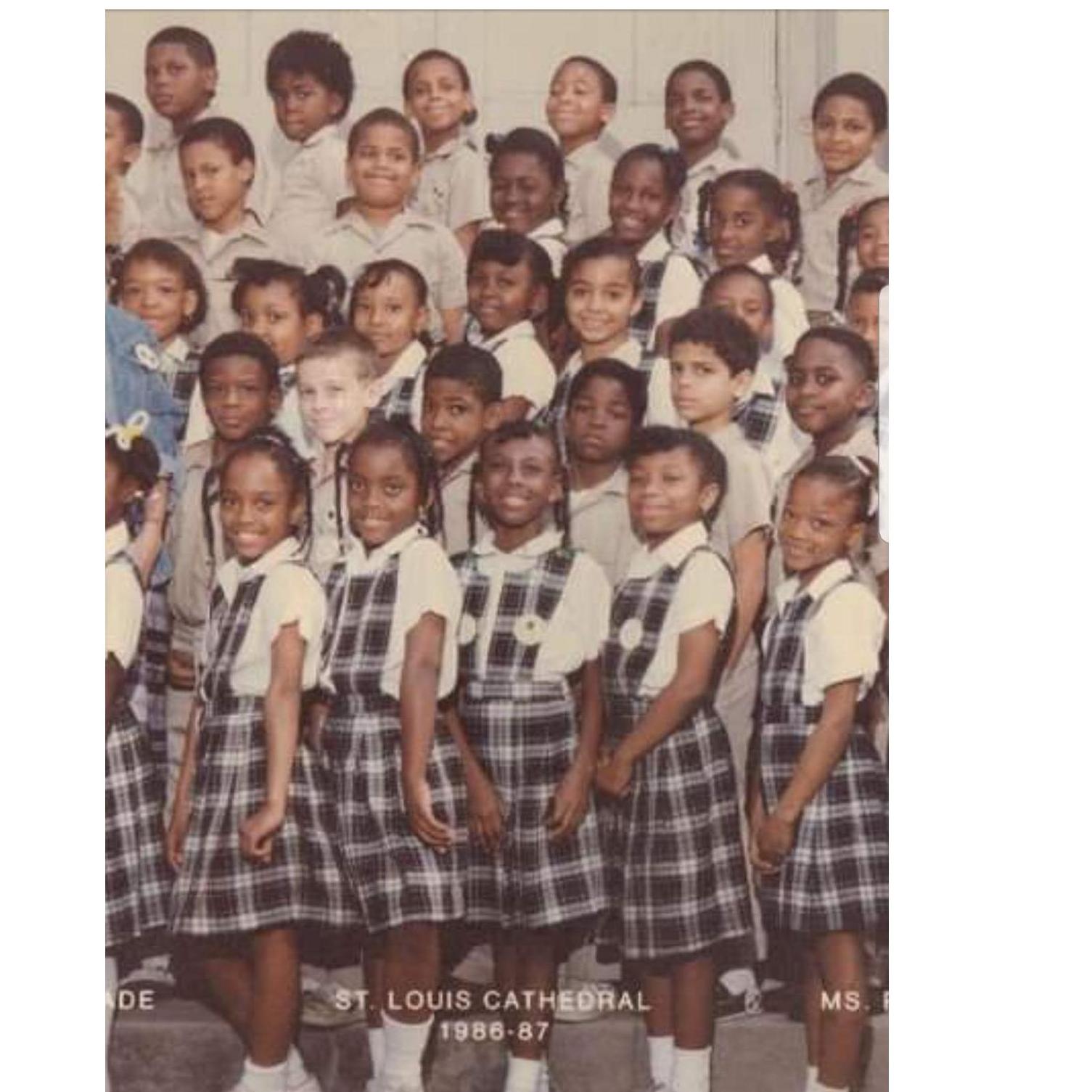 This is Grant and Kiana's 3rd grade class picture with Mrs. Rillieux. Love this lady. Can you spot Kiana and Grant?

(Kiana is on the bottom row far left and Grant is on the row above far right.)