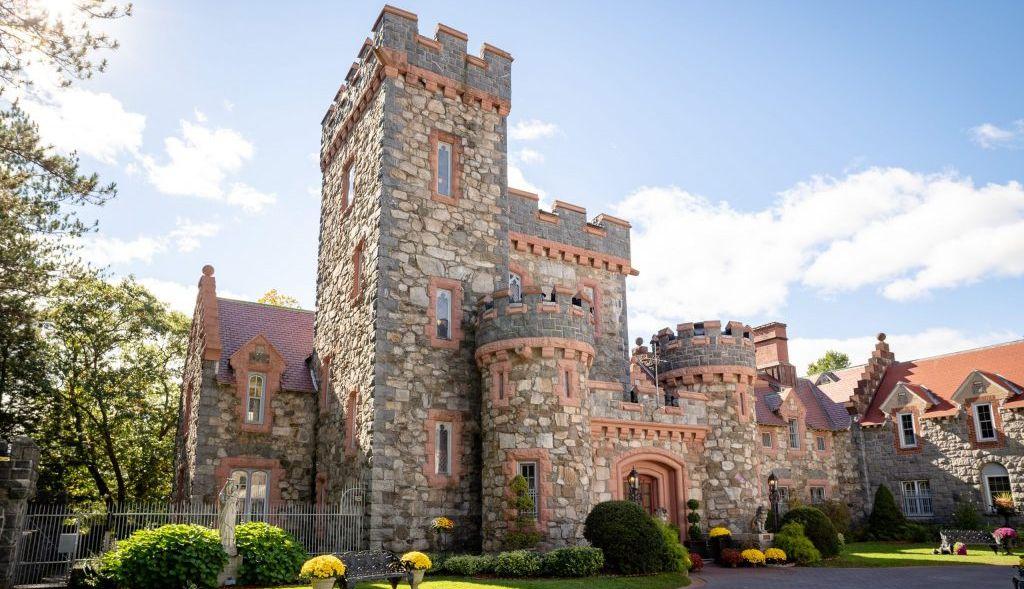 The Wedding Website of Samantha Bryant and Phillip Bonnier