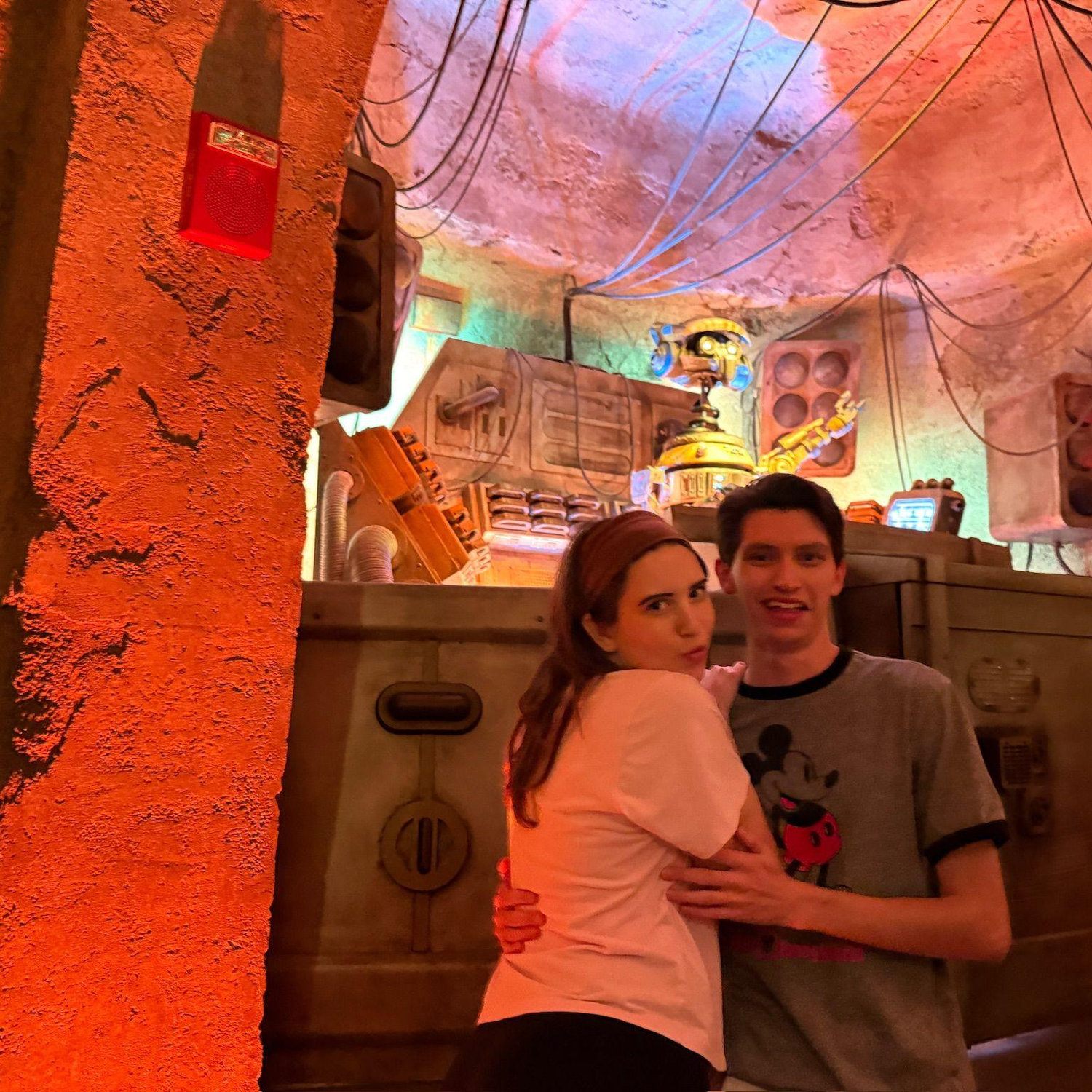 Margo and William at Oga's Cantina at Universal Studios