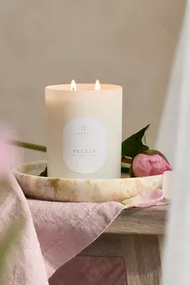 Linnea Candle, Petals
