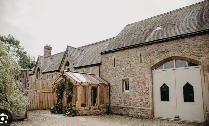 The Wedding Website of Liam Whewell and Becca Fiddler
