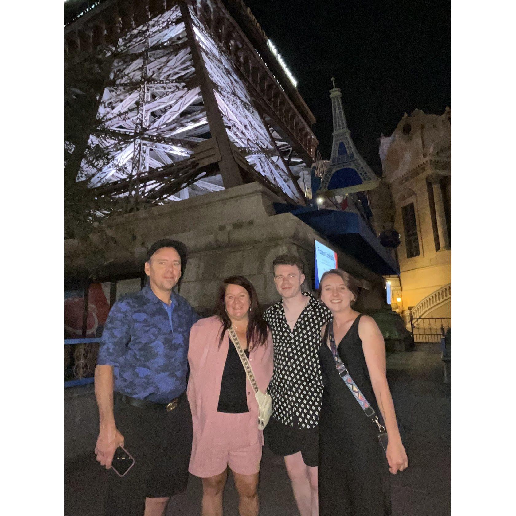 Big thanks to the Fords for showing us the ways of Vegas—what a trip! 🎉🌟