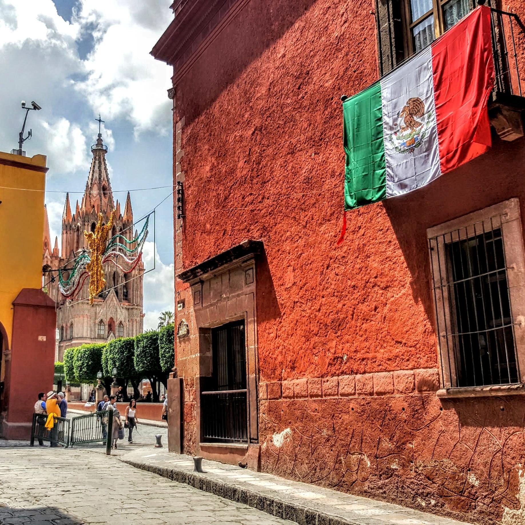 "México Lindo y Querido"
by Carla